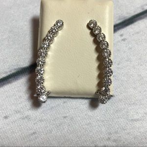 NWT Pagoda Ear Crawler Earrings